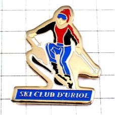 ピンバッジ・スキーヤー青いパンツ赤い帽子トリコロールカラースキークラブ