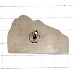 ピンバッジ・大きな屋根の学校の校舎