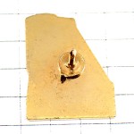 ピンバッジ・セメント建築用資材置き場