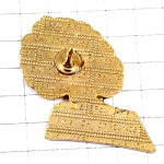 ピンバッジ・斜めに生えた大きな木