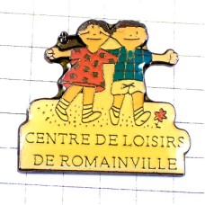 ピンバッジ・子どもたち女の子男の子の遊び場