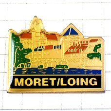 ピンバッジ・モレ=シュル=ロワン教会や古い橋や門の風景 ピンバッジ・モレ=シュル=ロワン教会や古い橋や門の風景