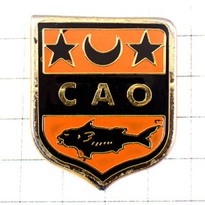 ピンバッジ・魚スター星や三日月の紋章ＣＡＯ