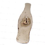 ピンバッジ・コーラ瓶ボトル赤い栓ジュース