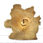 ピンバッジ・帽子の雪だるま二人でスケート赤い手袋カップル