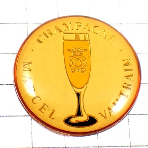 ピンバッジ・シャンパーニュ酒シャンパン葡萄酒グラス一杯
