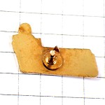 ピンバッジ・ギャルソン給仕ボトルとお皿