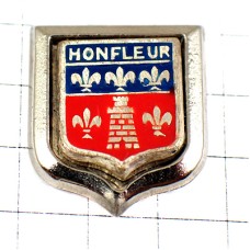ピンバッジ・オンフルール城と5つの百合の紋章 HONFLEUR LYS FRANCE ピンバッジ・オンフルール城と5つの百合の紋章 HONFLEUR LYS FRANCE