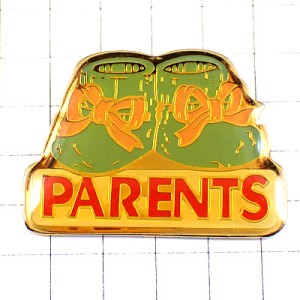 ピンバッジ・赤ちゃんの靴下ピンク色リボン一足