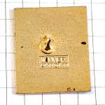 ピンバッジ・街の人々や建物の風景パステルカラー絵画