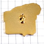 ピンバッジ・小学生の子どもたち赤い洋服