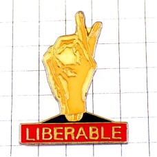 ピンバッジ・ハンドサイン親指と人差し指の環