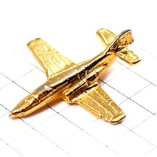 ピンバッジ・飛行機ゴールド立体型ミリタリー戦闘機