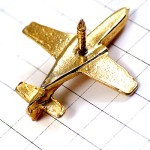 ピンバッジ・飛行機ゴールド立体型ミリタリー戦闘機