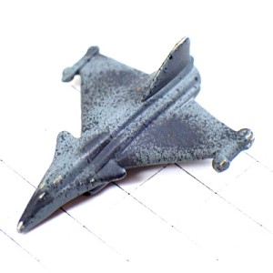 ピンバッジ・黒い飛行機ラファール立体型戦闘機ダッソー社 DASSAULT RAFALE FRANCE