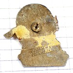 ピンバッジ・白い馬ヌードの女の子と彼氏ルシヨン