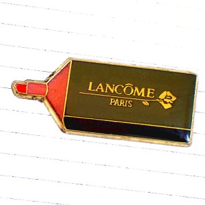 ピンバッジ・化粧品ランコム赤い口紅 LANCOME PARIS FRANCE