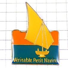 ピンバッジ・ボート黄色い帆船ヨット PETIT-NAVIRE FRANCE