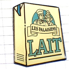ピンバッジ・牛乳のパック容器ミルク民族衣装の男の子女の子 LES-FALAISIENS LAIT FRANCE