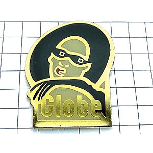 ピンバッジ・黒い仮面の女の子 GLOBE