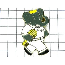 ピンバッジ・ぞうのババールとテニス BABAR