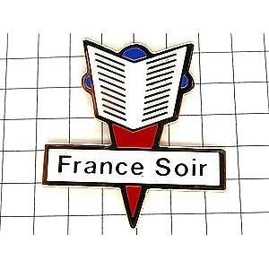 ピンバッジ・新聞フランスソワール紙を読む FRANCE-SOIR